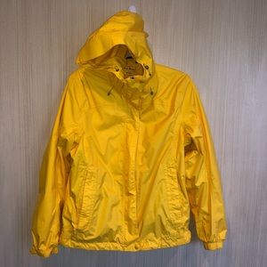 L.L. Bean Raincoat Windbreaker M